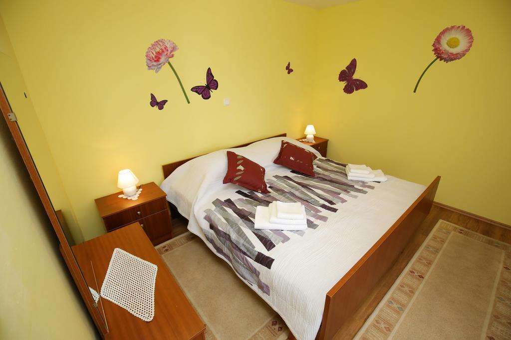 Apartment Marta Ražanac Extérieur photo