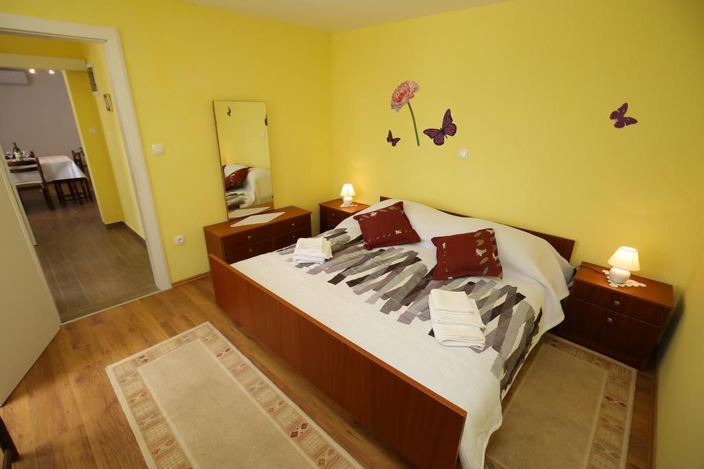 Apartment Marta Ražanac Extérieur photo