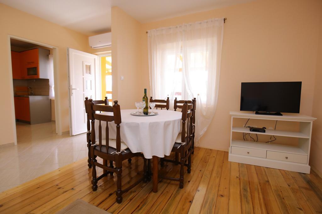 Apartment Marta Ražanac Extérieur photo